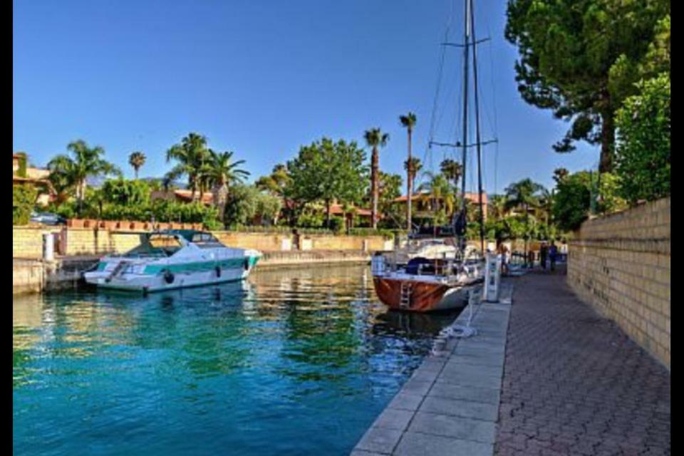Portorosa Sfondo Bianco Villa Furnari Exteriör bild